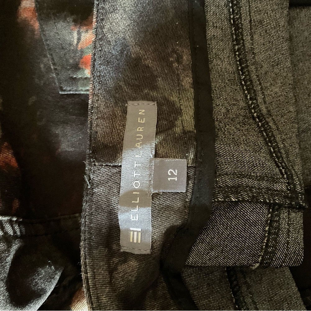 Elliot Lauren Camouflage Print Pants. Size 12 - Picture 4 of 5